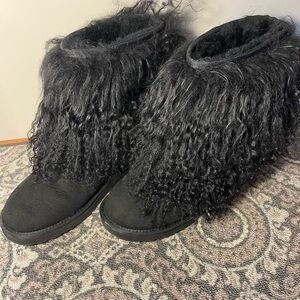 Size 9 UGG Mongolian Short Boots Black